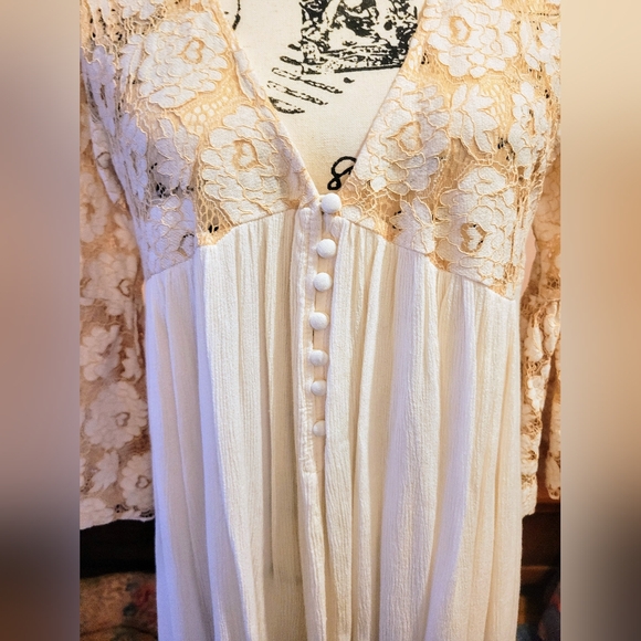 Blu Heaven Boho Bell Sleeve Floral Festival Dress, Ivory, Breezy, M, EUC - Picture 6 of 13